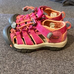 KEEN Kids' Newport Fuchsia and Coral Sandals